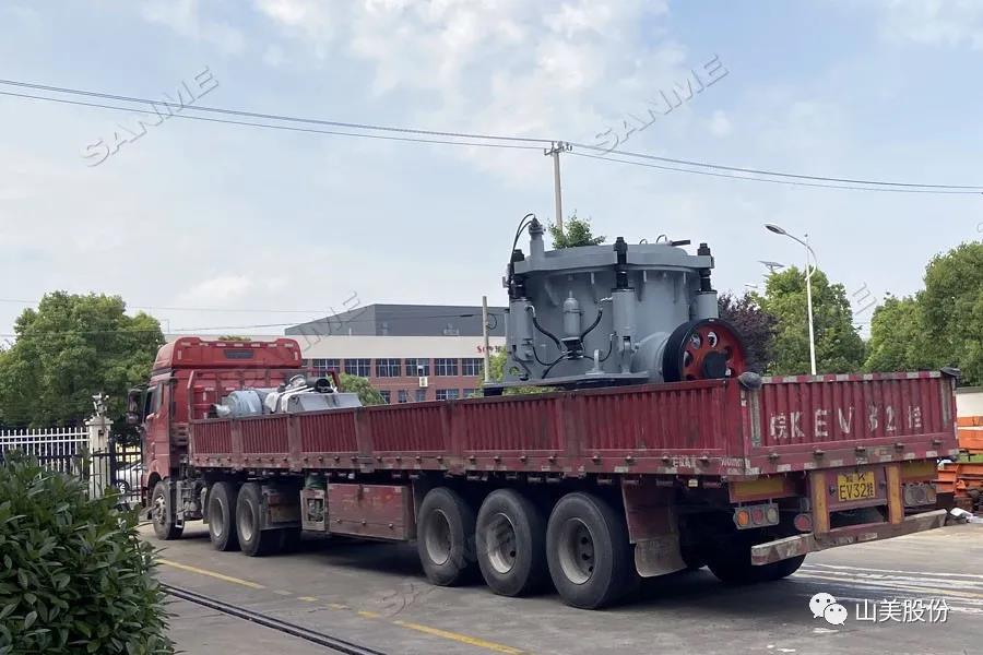 發(fā)貨季｜山美股份高性能破碎篩分裝備發(fā)往江西，助力當(dāng)?shù)鼗椖拷ㄔO(shè)及建筑固廢資源化