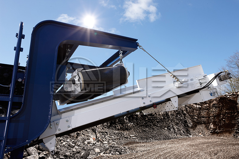 履帶式移動破碎機對比輪胎式移動破碎機有什么優(yōu)勢？