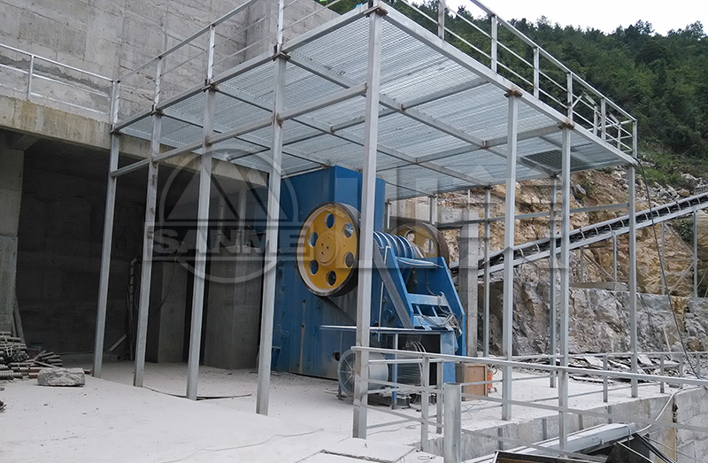 在操作過程中顎式破碎機(jī)突然停止運轉(zhuǎn)該如何處理？