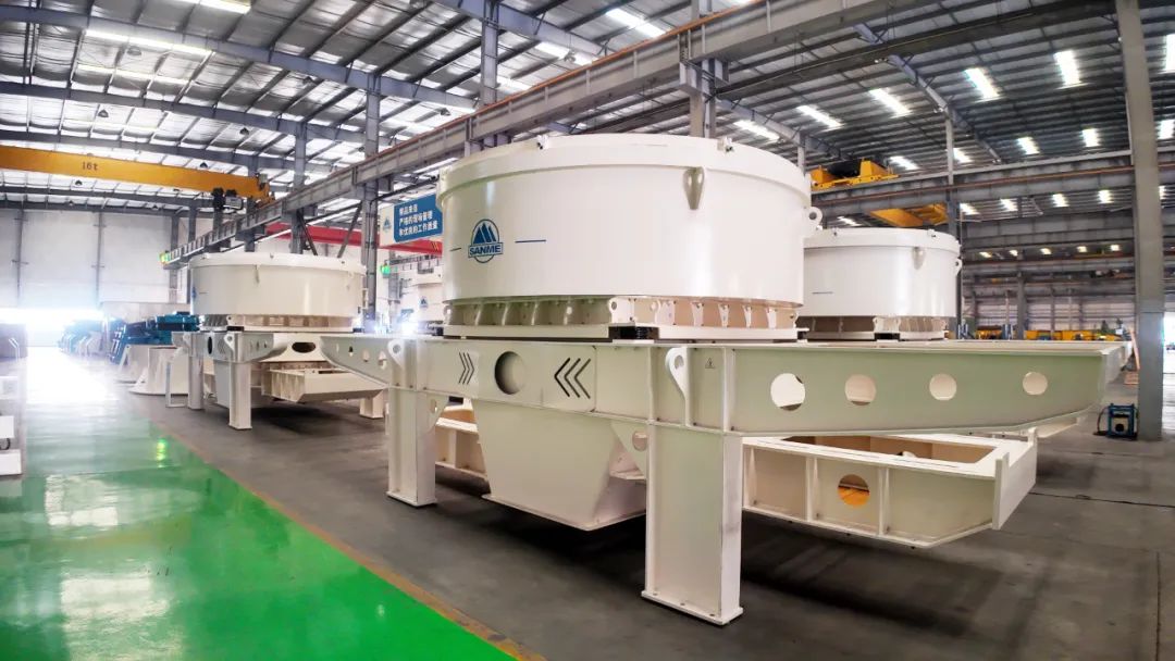 VC7系列立式?jīng)_擊破碎機(jī)——多領(lǐng)域適用，展現(xiàn)強(qiáng)大實(shí)力