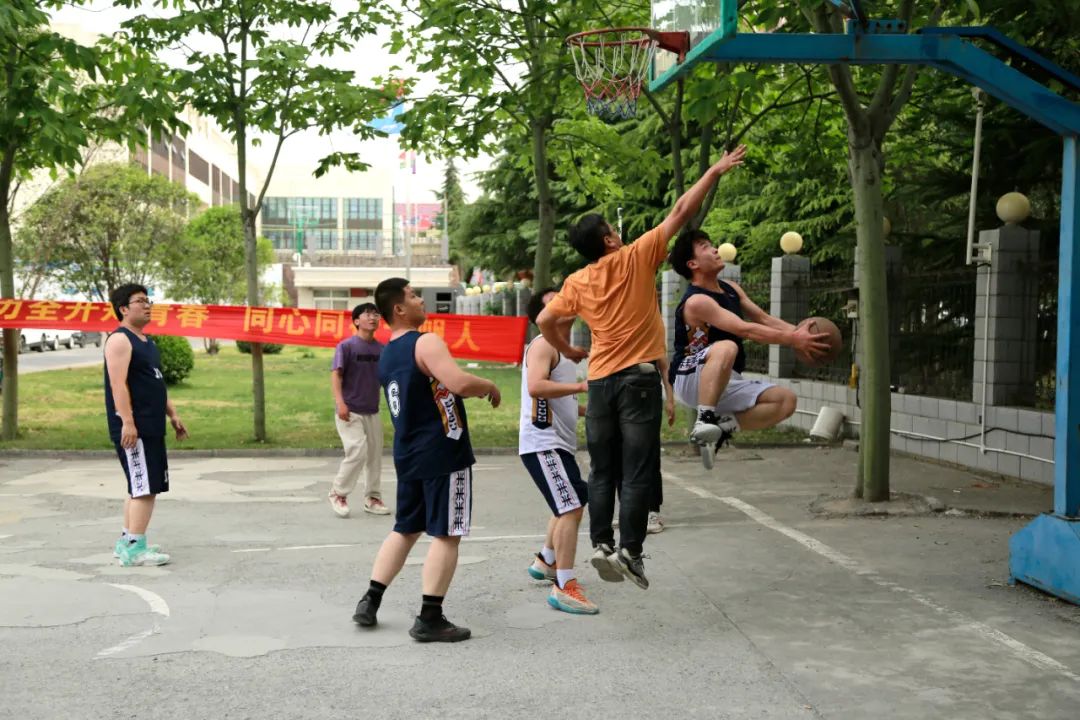 上海山美股份2025春季運動會火熱啟幕！拔河、籃球預賽燃情開戰(zhàn)