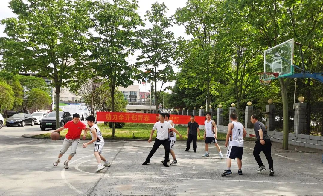 上海山美股份2025春季運(yùn)動(dòng)會(huì)火熱啟幕！拔河、籃球預(yù)賽燃情開戰(zhàn)